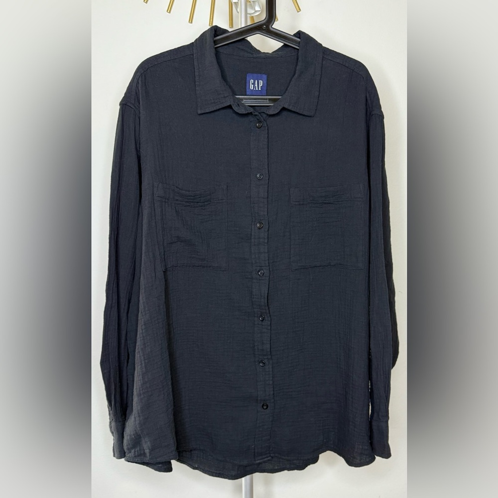 GAP Black Long Sleeve Button-Up Shirt